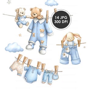 Könnte beinhalten: Aquarell-Illustration von Babykleidung und Stofftieren, die an einer Wäscheleine hängen. Das Bild zeigt einen blauen Strampler, eine Hose und ein Hemd sowie einen Teddybären und ein Kaninchen. Das Bild hat eine weiche, pastellfarbene Farbpalette.