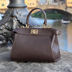Luxurious Italian Leather Crossbody Shoulder Bag - Handmade Women&#39;s Handbag Gift