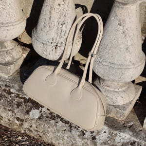 Elegant Italian Leather Underarm Handbag: Handcrafted Top Handle Shoulder Purse for Women