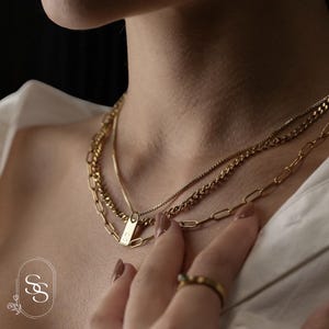 Collar con inicial, collar con nombre personalizado, collar con letras doradas, regalo para novia, collar con colgante inicial con letras, collar con etiqueta con nombre, collar con placa de identificación