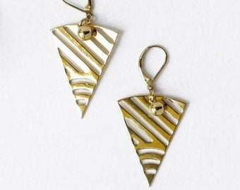 Boucles d'oreille pendantes géométriques triangle doré vintage, Bijou Art déco graphique cadeau pour elle