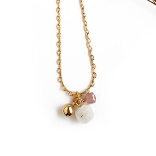 Collier simple délicat galet de mer et perle de verre mauve