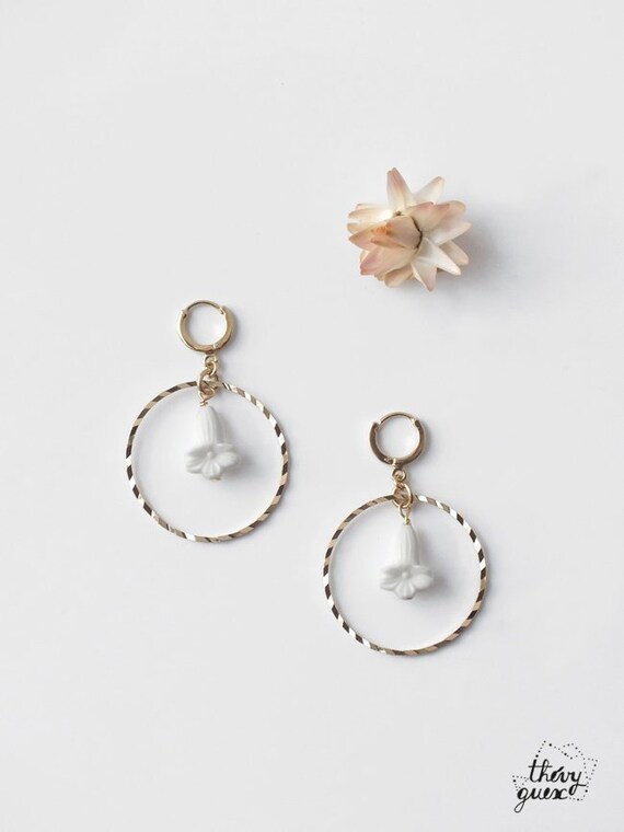 Boucles Doreille Créoles Fleur Blanche Bijou Mariage Bohême