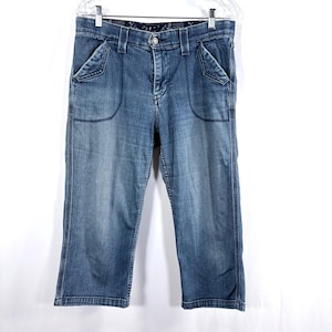 Vintage Levis Capri Jeans Blue Medium Wash Patch Pocket Stretch Size 12