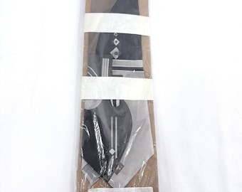 New Vintage Unbranded Silk Tie Taupe Black Geometric Art Deco Pattern Deadstock