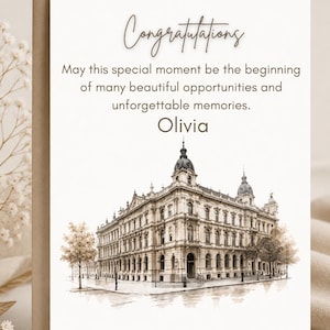 Könnte beinhalten: Eine weiße Grußkarte mit einer sepiafarbenen Aquarellillustration eines mehrstöckigen Gebäudes mit Kuppel. Der Text lautet: Congratulations, May this special moment be the beginning of many beautiful opportunities and unforgettable memories. Olivia.