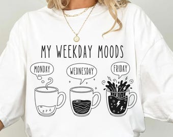 Taza de café con mi estado de ánimo entre semana (PNG), clipart divertido para amantes del café, ilustración del estado de ánimo de lunes, miércoles y viernes, PNG de barista, garabato de café lindo