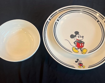 Vintage, Disney, Mickey Mouse dining set of six by Gibson. Dinner, Salad, Bowls. Light utensil marks.  Excellent Vintage Condition.