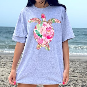 Tortuga marina floral preppy PNG, diseño de camiseta de playa de verano, descarga digital de océano costero, PNG femenino, Tortuga marina floral bohemia PNG, Tortuga Png.