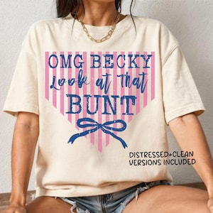 Può includere: Un set di tre tazze in ceramica con finitura opaca e macchiettata. Le tazze sono nei toni del crema, grigio chiaro e grigio scuro. Ogni tazza ha un design semplice e minimalista e un manico arrotondato.