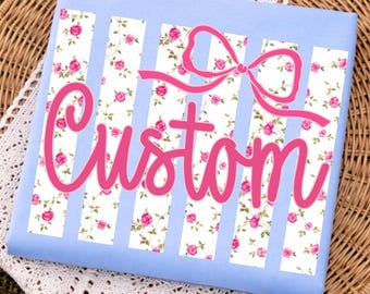 Strepen aangepaste naam png, lente bloemen preppy gepersonaliseerd shirtontwerp