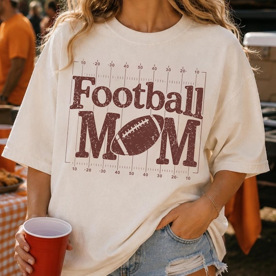 Retro Football MOM PNG, Mom Football Player, Touchdown Season, Fall Sports Graphic