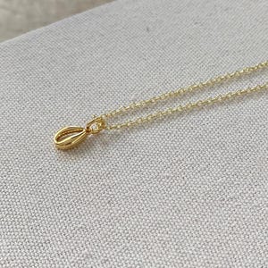 Tiny Gold Cowrie Seashell Necklace, Gold Shell Necklace, Tiny Shell Necklace, Beach Necklace, Gift for Her, Bridesmaid Gift, Beach Wedding