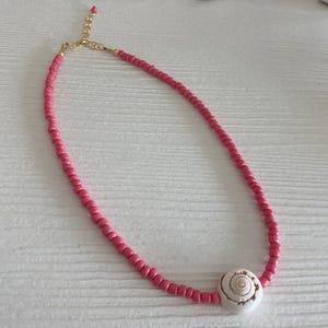 Adjustable Pink Seed Bead Necklace, Pink Beaded Choker, Pink Seashell Beaded Necklace, Seashell Beaded Necklace, Pink Beaded Necklace, Gift