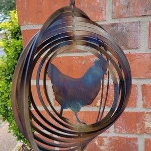 Rustic Metal Chicken Wind Spinner: Farmhouse Garden Art