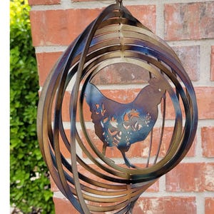 Rustic Metal Chicken Wind Spinner: Farmhouse Garden Art