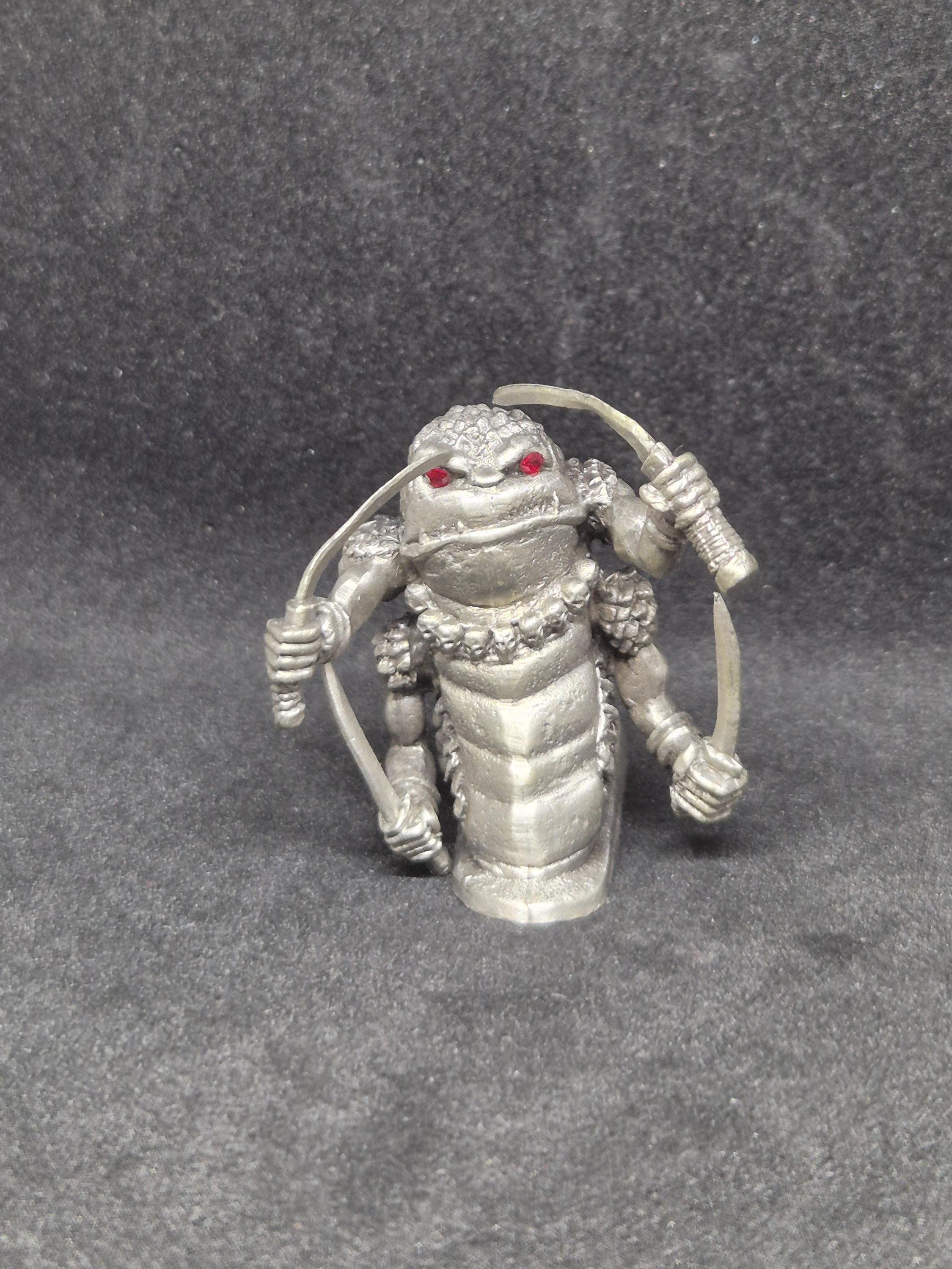 thumbnail interactive-video image 1 of Ral Partha / Iron Wind Metals RP-018 Female Unicorn Knight - Mounted & Foot - 25mm Fantasy Miniature 1 of 3