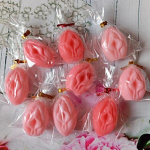 15 Vulva mini guest soap for men, funny white elephant gifts for adults, stag party, hen party, naughty bridal shower favor