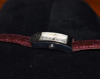 Working Rare GUESS Callanen Red‎ Watch And Red Leather Strap Ladies 25mm Fit 6.5 Working Rare GUESS Callanen Red Watch and Red Leather Strap  main image 4