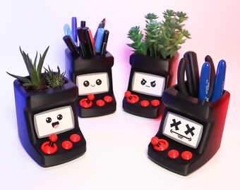 Arcade Desk Buddy – Organizer, Planter