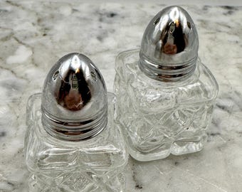Vintage Taiwan Glass Salt & Pepper Shaker Set, Good Condition - As Is - 2”h x 1”w x 1”d
