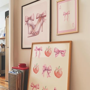 Trendy Pink Schleifen Wandkunst 3er-Set, Preppy College Dekor, Aquarell Schleifendruck, Kokette Raumkunst, Girly Wanddekoration für schicke Räume