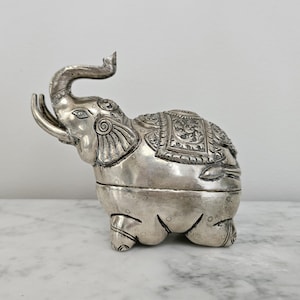 A Beautiful Rare Cambodian Elephant Betel Nut Box, Early 20th Century Vintage Khmer Silver Art, Traditional Wedding Gift