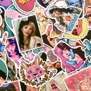 100 pegatinas aleatorias de Melanie Martinez, pegatinas de retratos de fans de celebridades, pegatinas lindas, pegatinas estéticas, pegatinas de botellas de agua para niñas