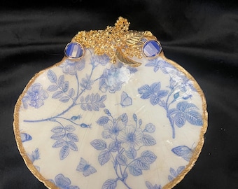 Shell ring dish, decoupaged with vintage jewels.