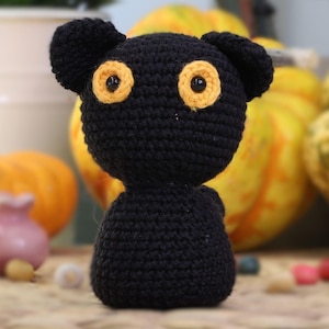 Black Cat Amigurumi Crochet Pattern - Quick and Easy Halloween DIY for Whimsical Decor and Unique Gift Ideas for Cat Lovers and Fans