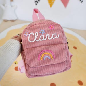 Handgestickte benutzerdefinierte Namenstasche, Kinder Mini Rucksack, Brief Rucksack personalisierte Kinderrucksack, Rucksack mit Muster, Schulanfang