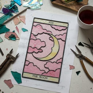 Der Mond Tarot Karte Buntglas Muster, Mondphasen und verträumtes Wolken Muster, moderner Suncatcher, DIY Buntglas, hängendes Dekor Haus