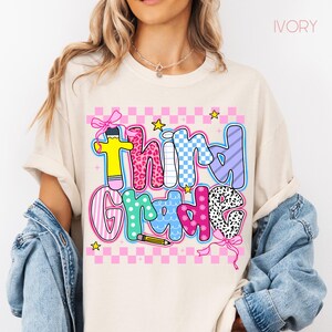 Chemise coquette de professeur de troisième année Comfort Colors, cadeau de rentrée des classes, chemise de professeur de troisième année, cadeau de troisième année, t-shirt d&#39;école primaire