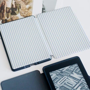 Étui pour Kindle à rayures verticales bleu personnalisé pour Paperwhite 1/2/3/4, Kindle 2019, Étui pour Kindle Paperwhite, Kindle 12e génération, Paperwhite 6"/7"