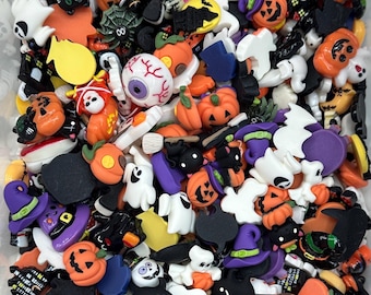 25 Halloween Charms Mix: Resin Flatback Charms, No Duplicates