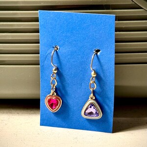 Mismatch gold dangle earrings