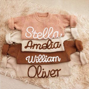 パーソナライズされた子供の名前のセーター、刺繍された子供の名前、柔らかくゆったりしたセーター、カスタムベビーネームシャツ、100%コットンセーター、カスタム誕生日ギフト
