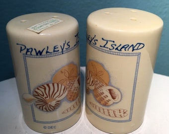 Pawley's Island SC Souvenir,Vintage Salt and Pepper Shakers,Beach Vacation Decor