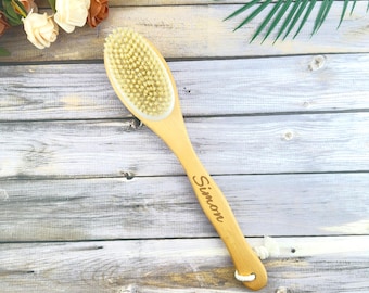 Cepillo de baño de madera personalizado con cerdas de jabalí, exfoliante corporal de doble cara, cepillo de espalda con mango largo, cepillo de ducha exfoliante para hombres y mujeres.