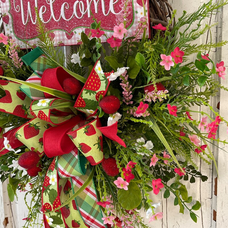 Strawberry Wreath for Front Door, Summer Wreath for Porch, Fruit Wreath, Farmhouse Rustic Country Wreath for Kitchen