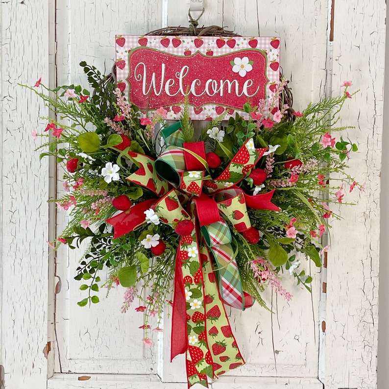 Strawberry Wreath for Front Door, Summer Wreath for Porch, Fruit Wreath, Farmhouse Rustic Country Wreath for Kitchen