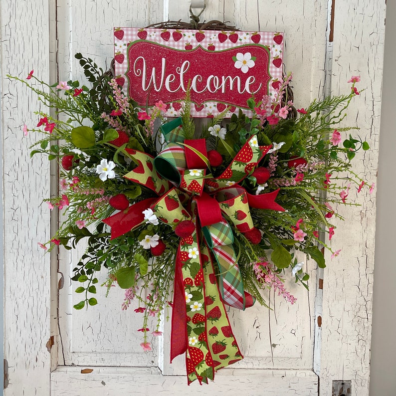 Strawberry Wreath for Front Door, Summer Wreath for Porch, Fruit Wreath, Farmhouse Rustic Country Wreath for Kitchen