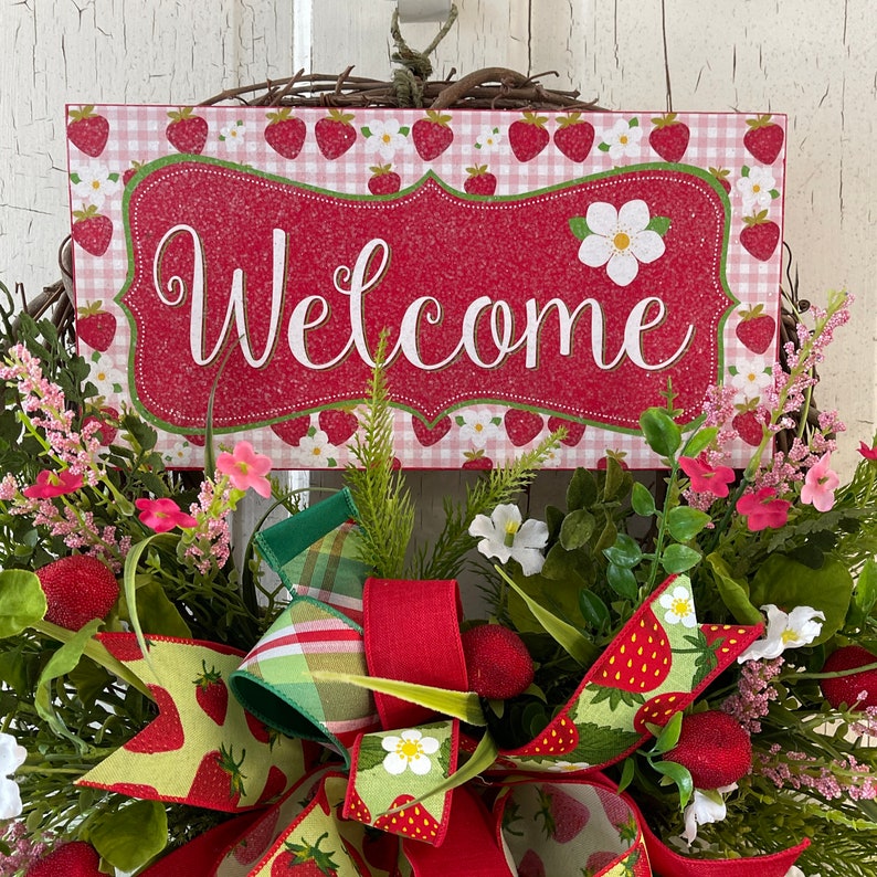 Strawberry Wreath for Front Door, Summer Wreath for Porch, Fruit Wreath, Farmhouse Rustic Country Wreath for Kitchen