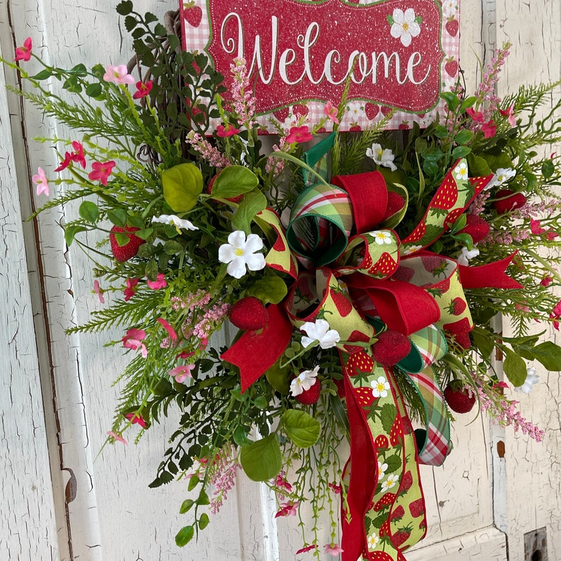 Strawberry Wreath for Front Door, Summer Wreath for Porch, Fruit Wreath, Farmhouse Rustic Country Wreath for Kitchen