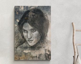 Op de afbeelding: Een zwart-witte tekening van een vrouwen gezicht op een getextureerd canvas. De tekening is in een minimalistische stijl en toont een vrouw met donker haar en een serieuze uitdrukking.