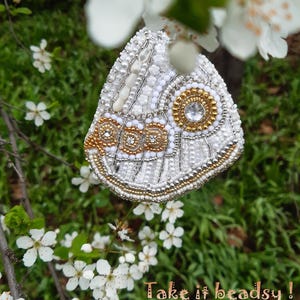 Miss Morpho-kralen vlindervleugel amulet hanger bruidsketting unieke designer statement sieraden bruiloft accessoire duurzaam cadeau