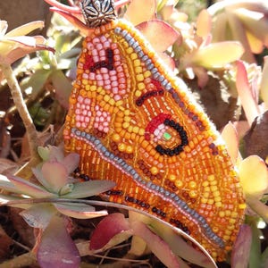 Japanse zijdemot kralen vlindervleugel amulet hanger unieke unieke originele designer statement sieraden, handgemaakte kraalborduurwerk