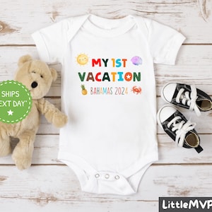 Body para bebé niño My First Vacation® - Body para bebé de playa® - Body para vacaciones® - Primer viaje a la playa - Camiseta de playa para niños pequeños - Body para viajes®