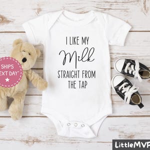 Ich mag meine Milch vom Hahn Baby Body® - Lustiger stillender Bodysuit - Gestilltes Baby - Gender Neutral Baby Geschenk - Süßer Baby Bodysuit