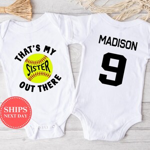 Mono de Softbol para Hermanas®, Mono de Softbol Personalizado®, Mono de Softbol Lindo®, Mono de Softbol para Bebé Niña®, Mono de Softbol para Bebé Niño®